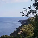 Casa Romeo Ачиреале